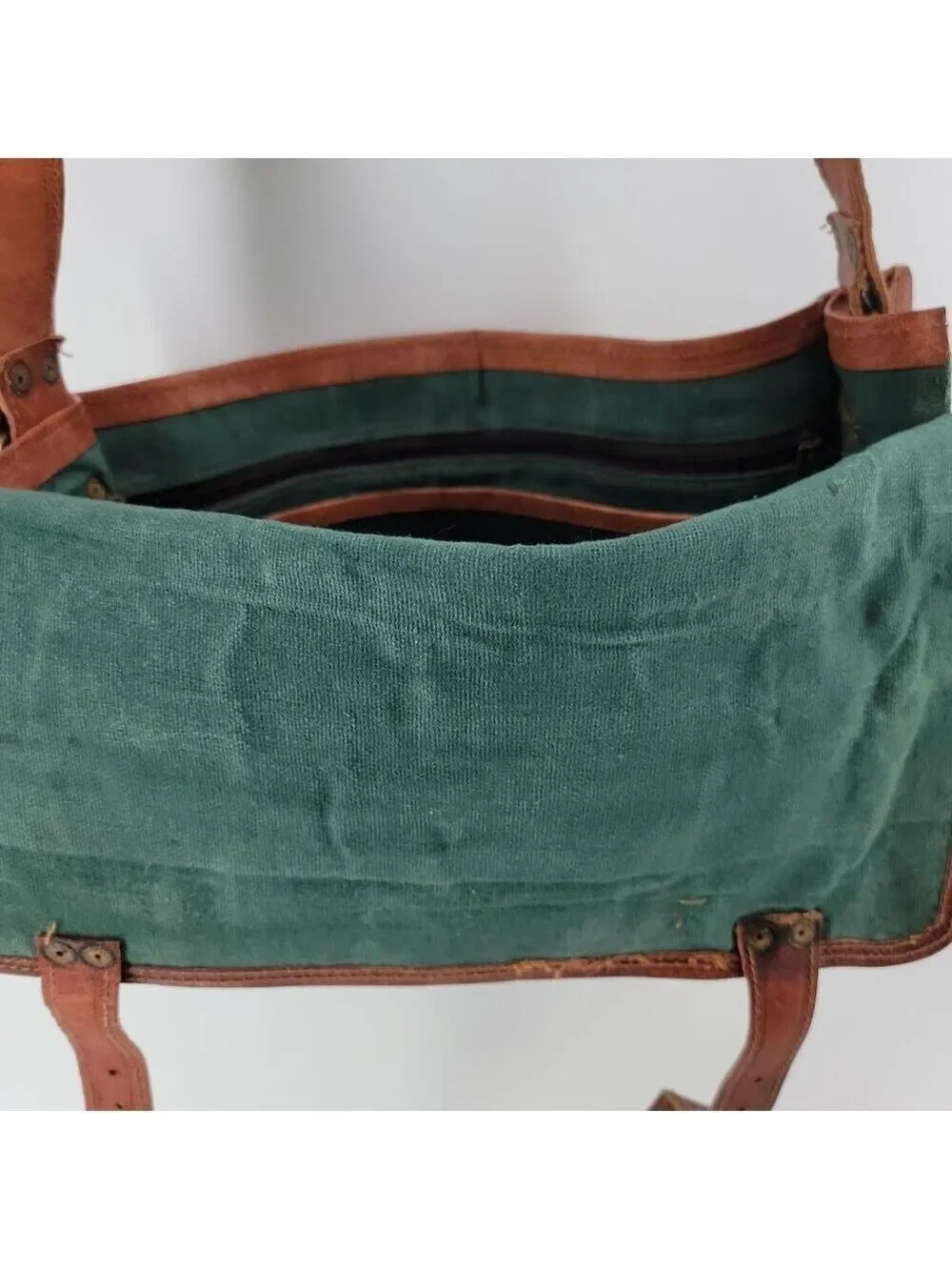 Unbranded Leather Messenger Bag | Rugged Heritage Satchel | Buckle Strap